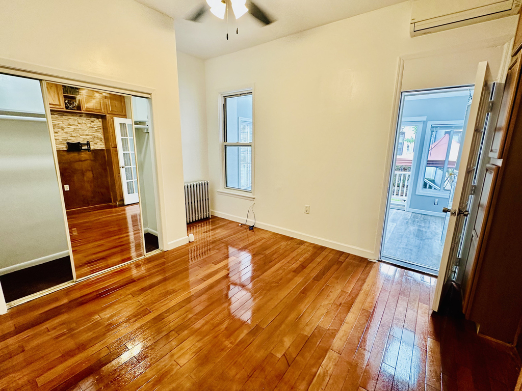 411 Fenimore Street - Photo 3
