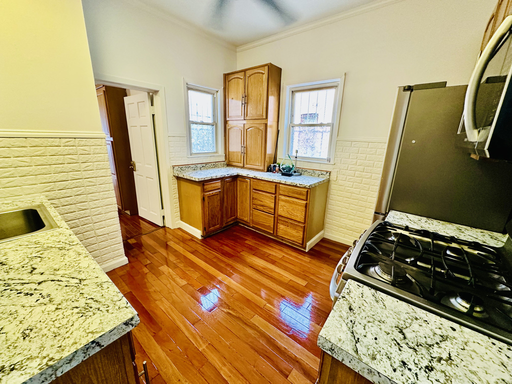 411 Fenimore Street - Photo 2