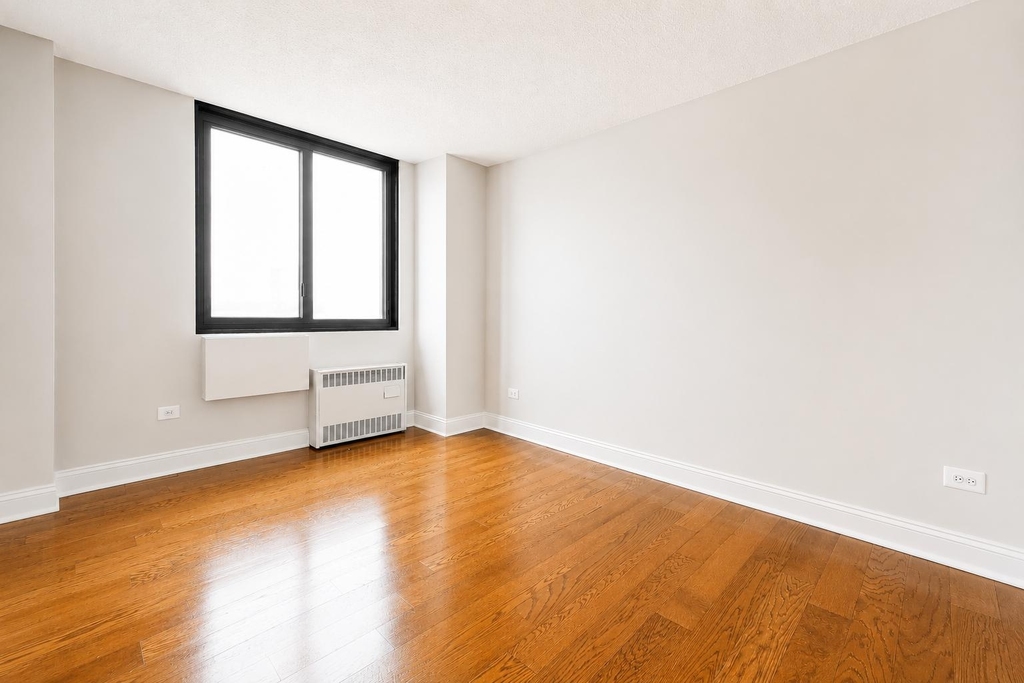 3333 Broadway - Photo 6