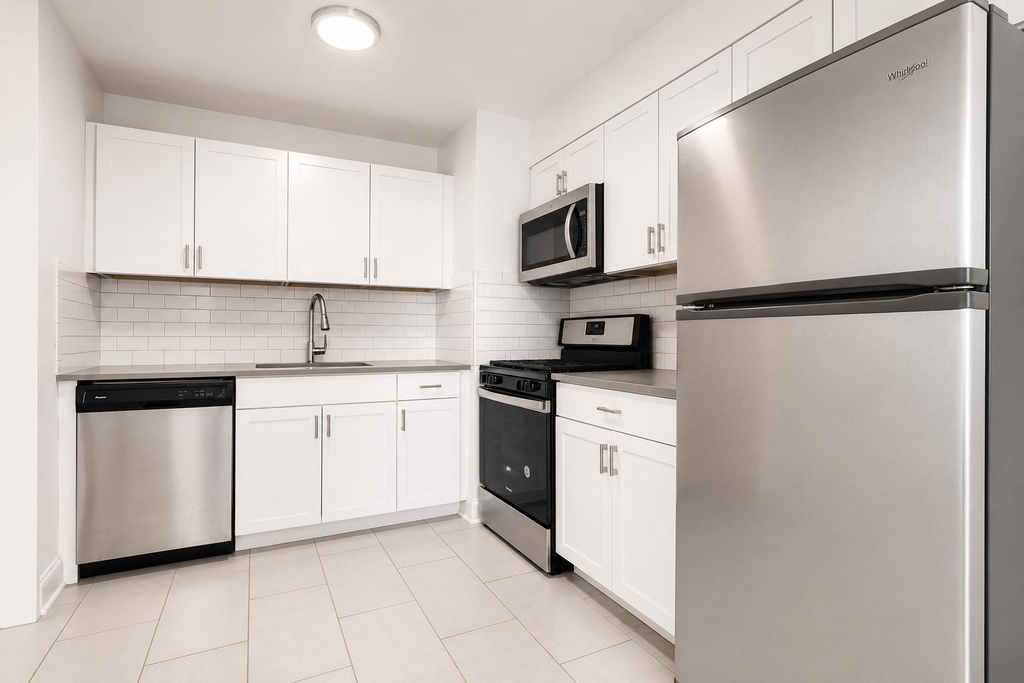 3333 Broadway - Photo 7