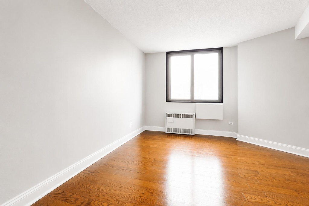 3333 Broadway - Photo 3