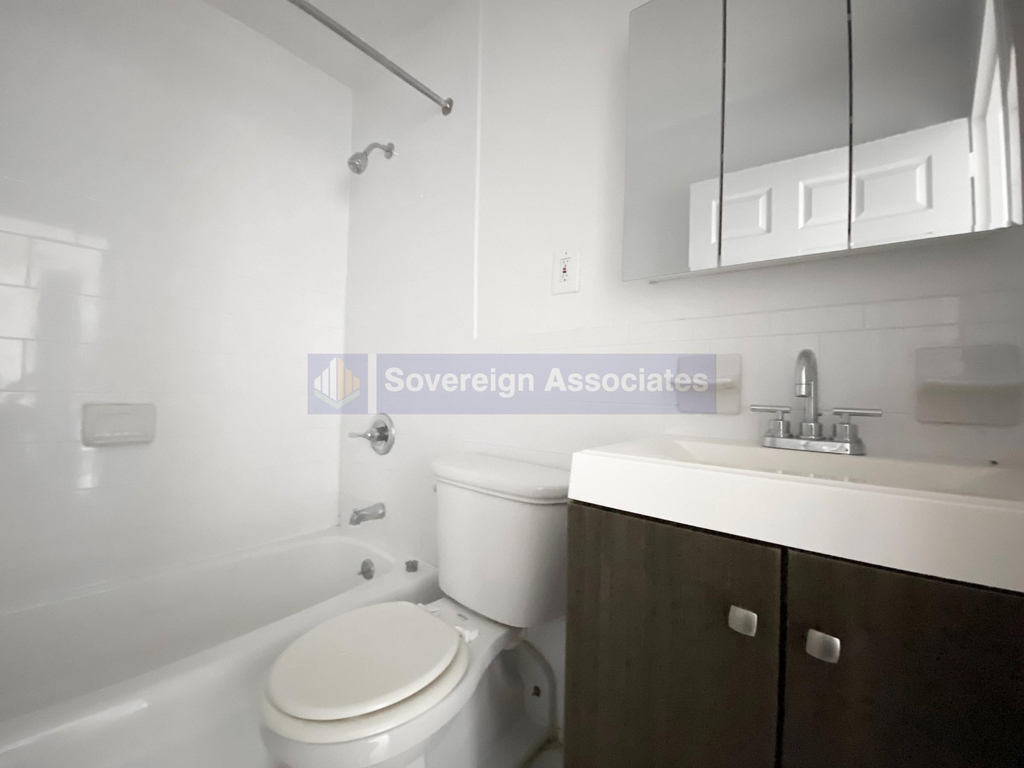 3333 Broadway - Photo 5