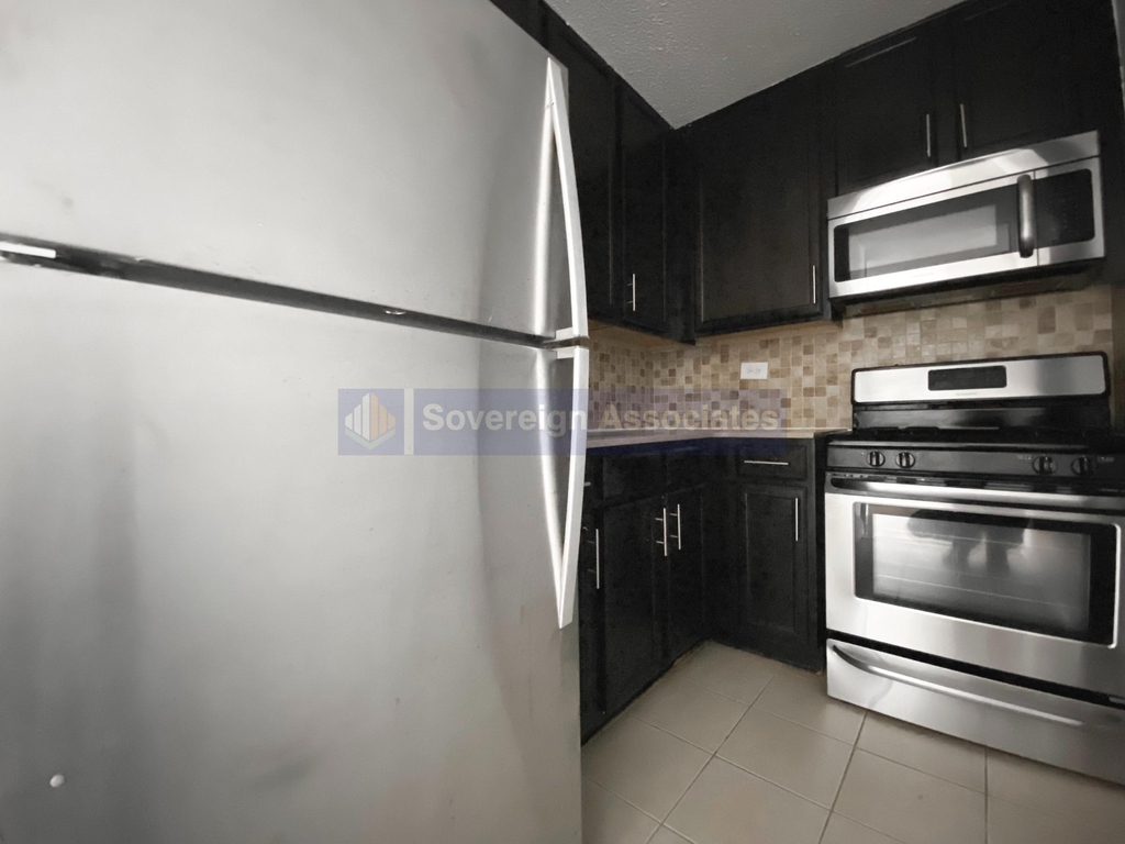 3333 Broadway - Photo 4