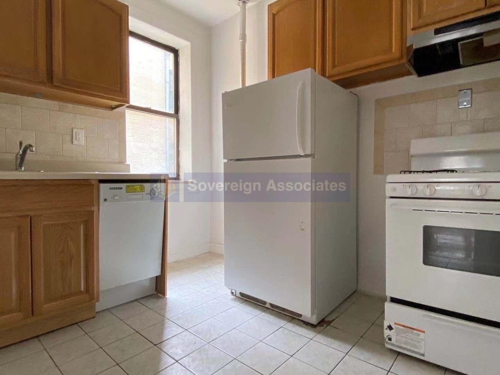 715 West 172nd Street - Photo 6