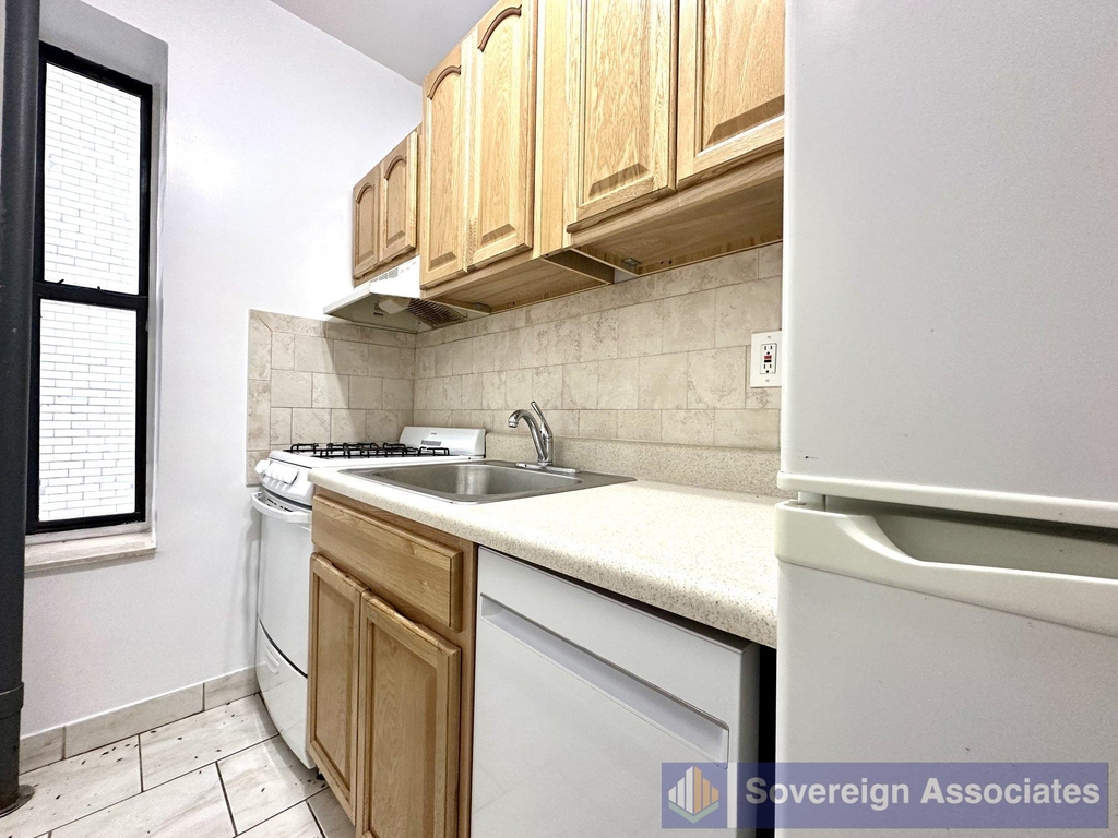 610 West 150th Street - Photo 3