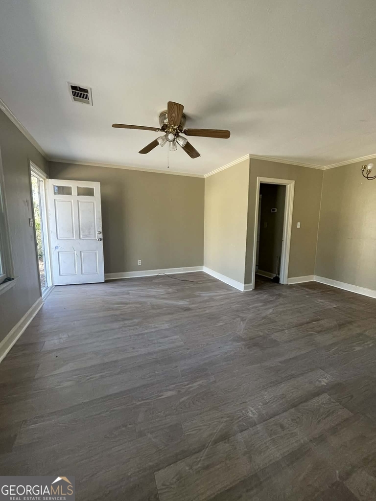 604 W Moore Street - Photo 1
