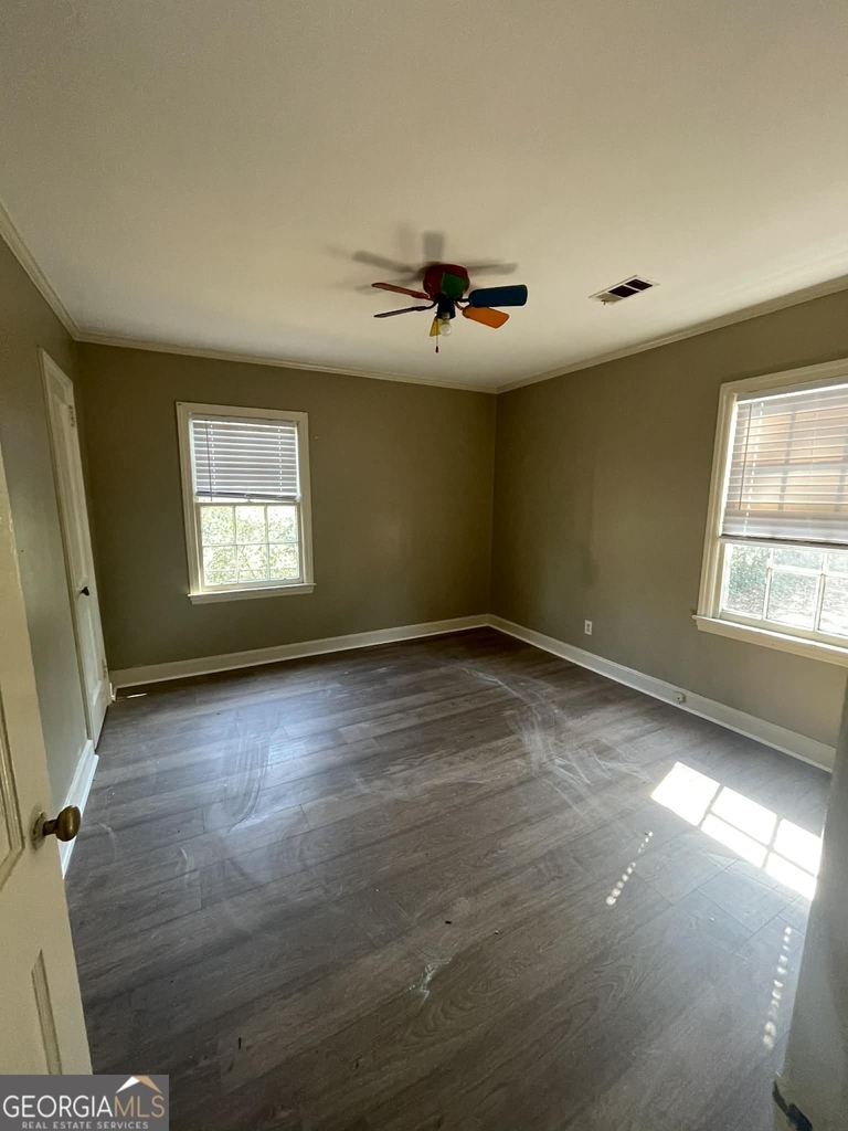 604 W Moore Street - Photo 4
