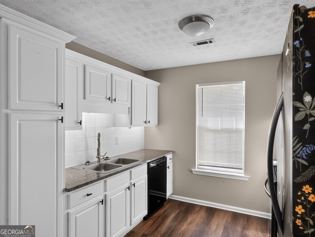 22 Canterbury Drive - Photo 6