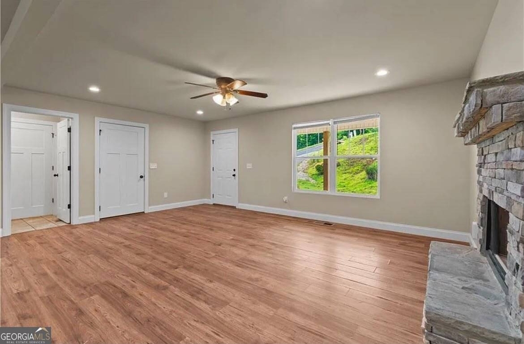 154 Brooks Drive - Photo 3
