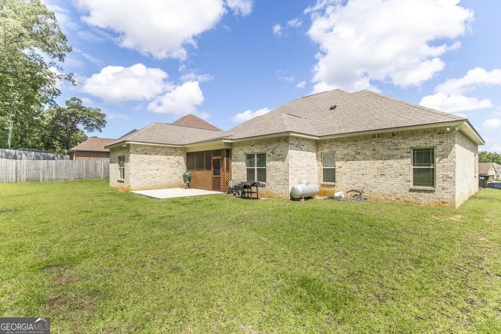 306 Rustic Live Oak Trail - Photo 32