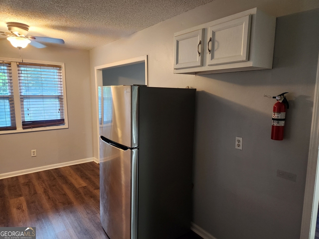 4002 Hawthorne Circle - Photo 16