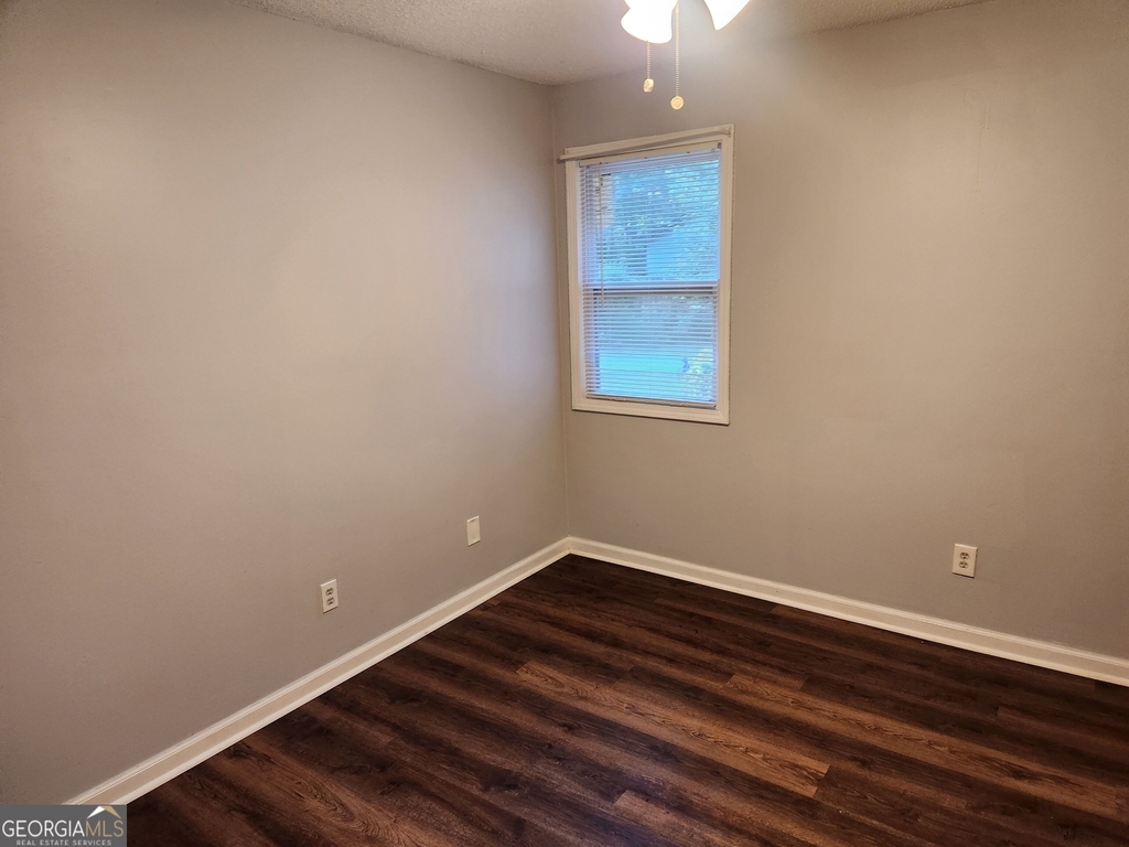 4002 Hawthorne Circle - Photo 15