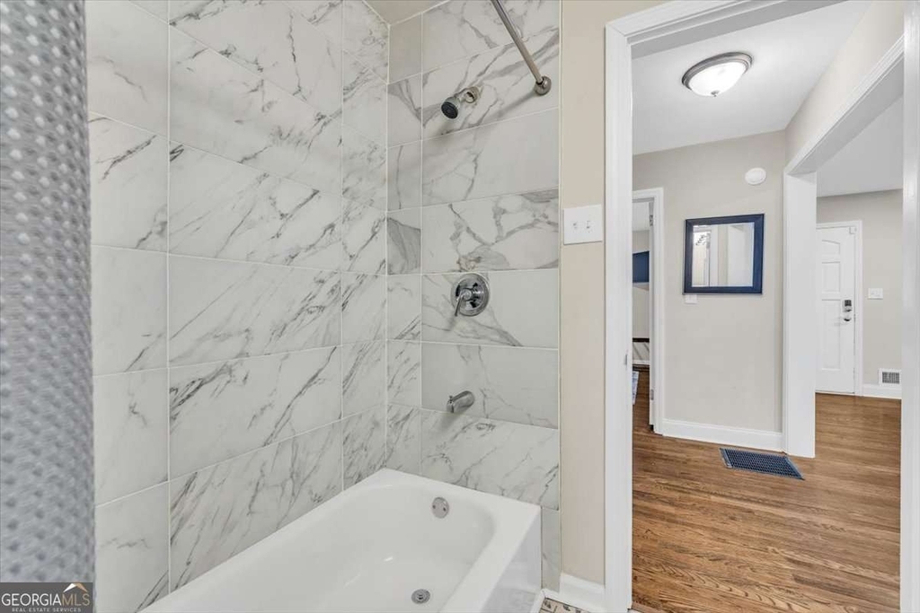2271 Columbia Drive - Photo 4