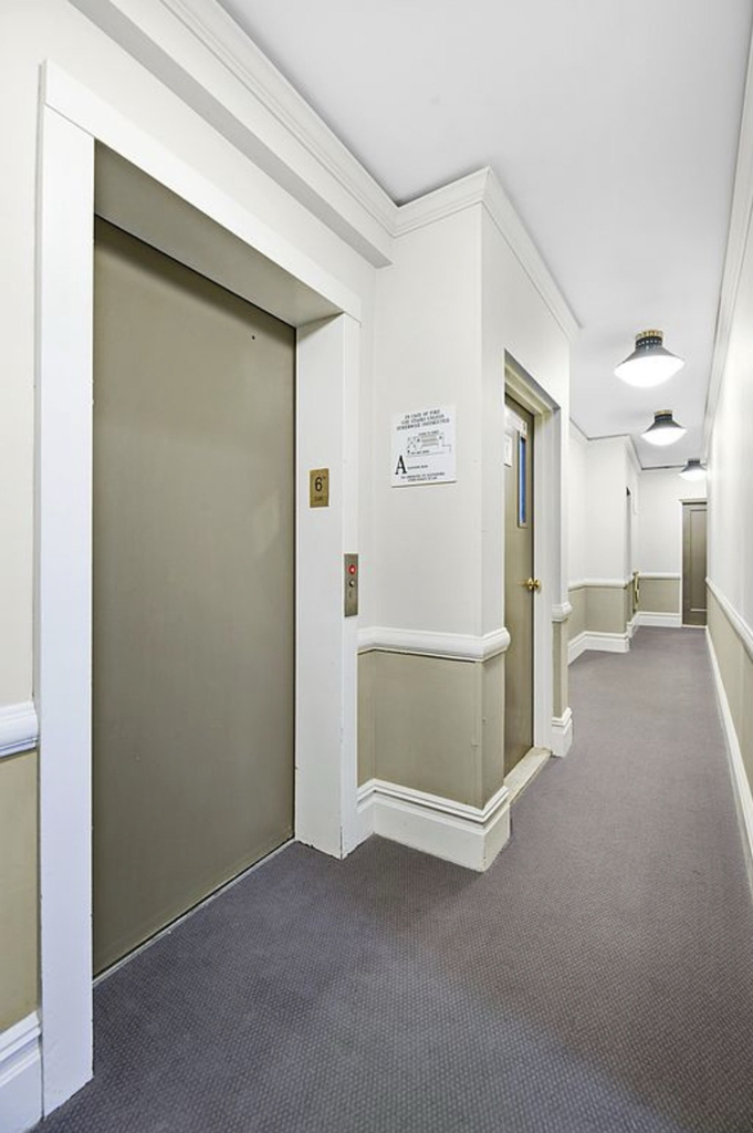 226 East 25th Street - Photo 9