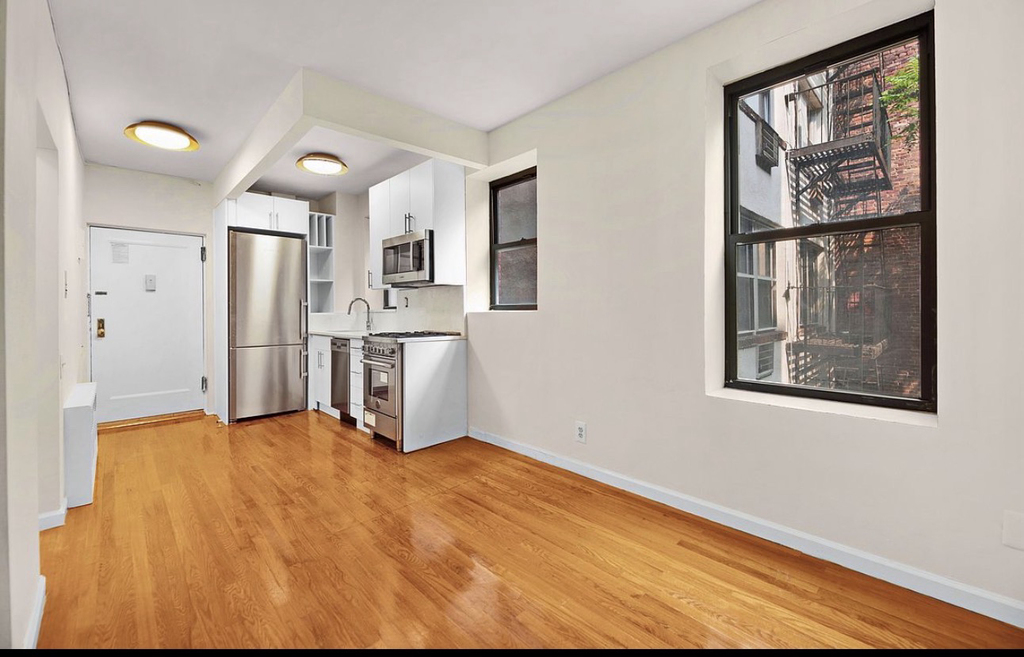 226 East 25th Street - Photo 0