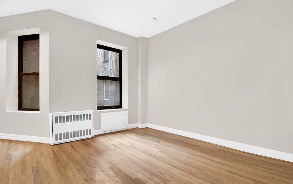 226 East 25th Street - Photo 3