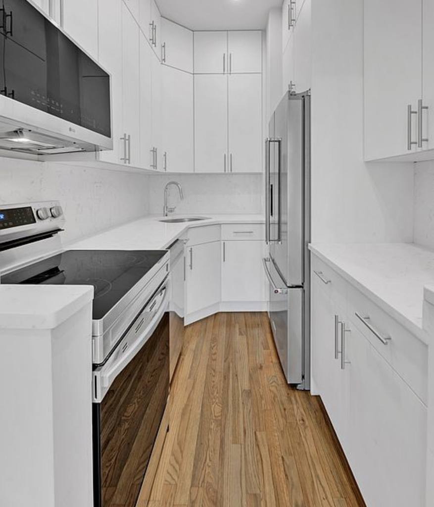 124 East 27th Street - Photo 9