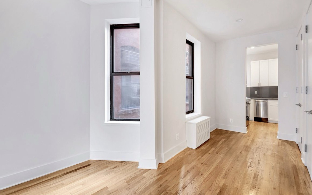 358 West 45th Street - Photo 2