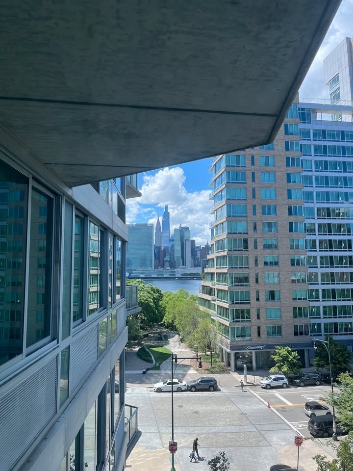 Center Boulevard - Photo 2