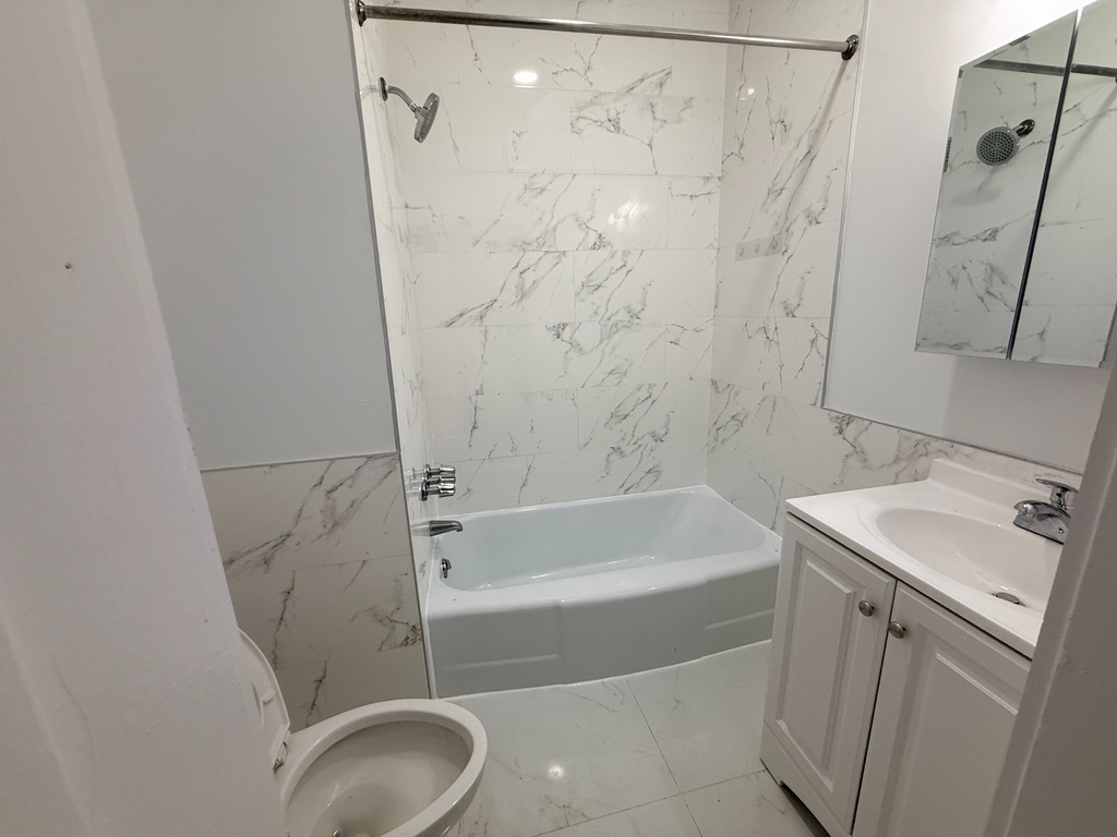 West 34th Street - Photo 9