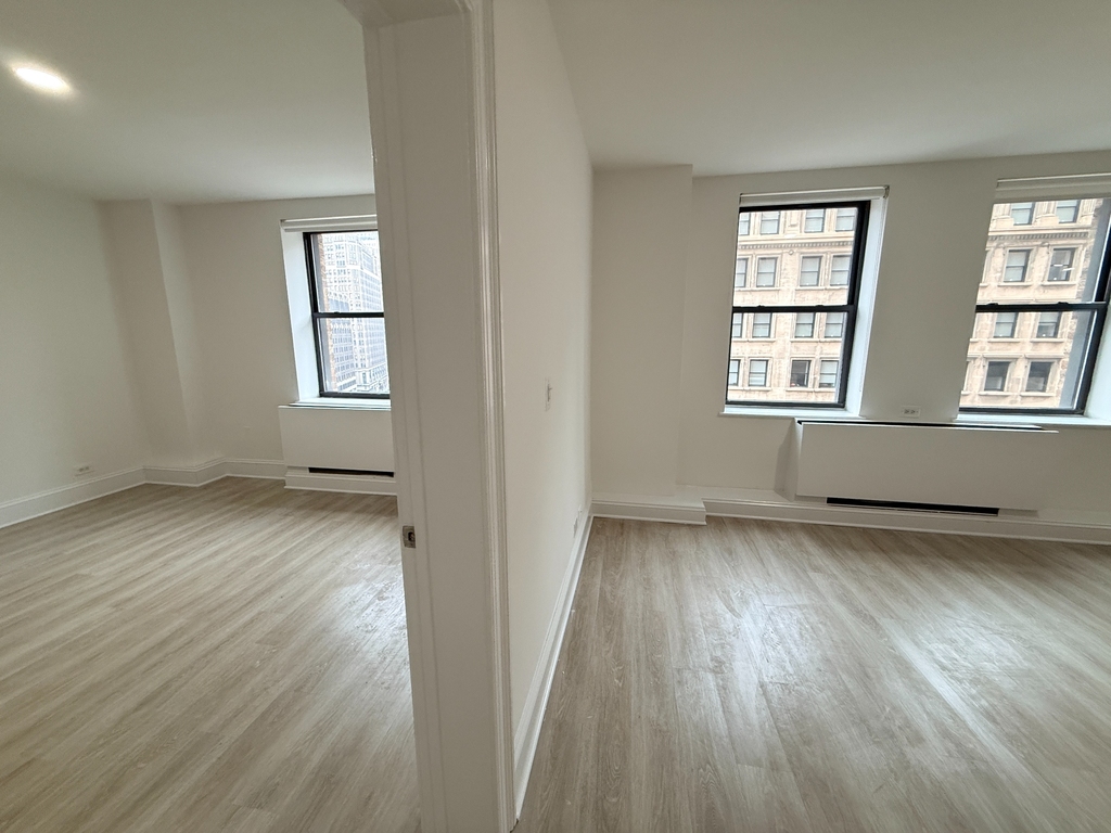 West 34th Street - Photo 1
