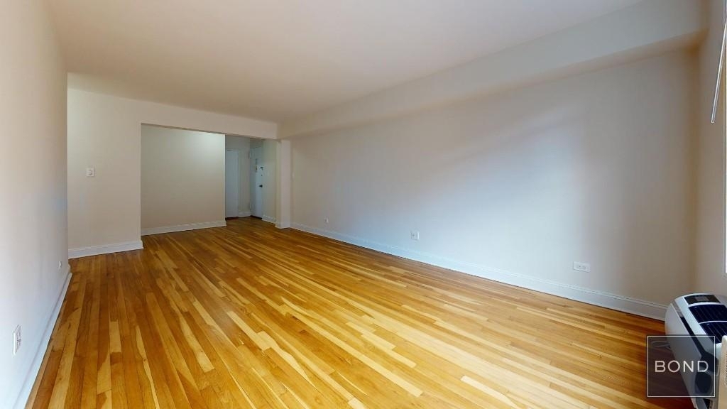 151 West 16th Street - Photo 1