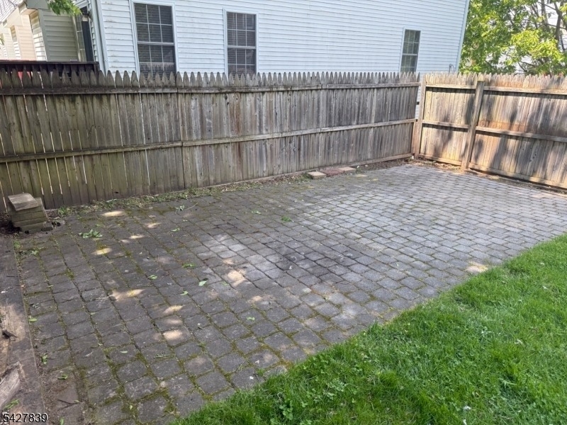 14 Raymond St - Photo 2