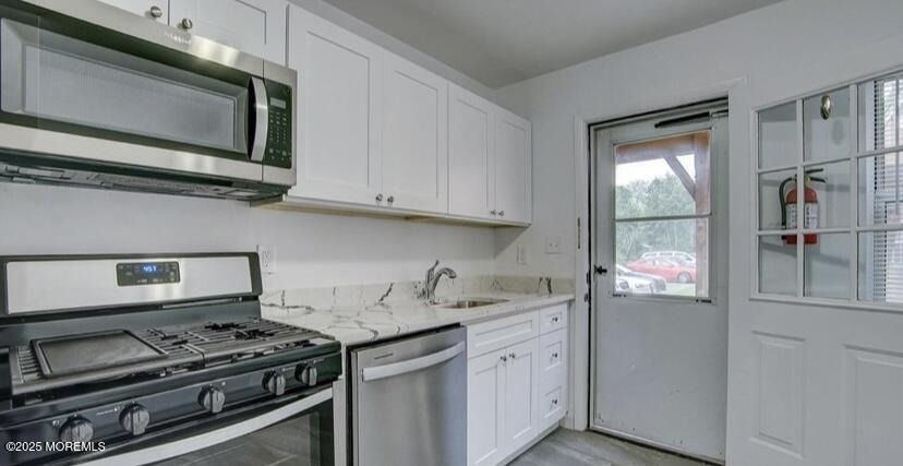 728 Greens Avenue - Photo 4