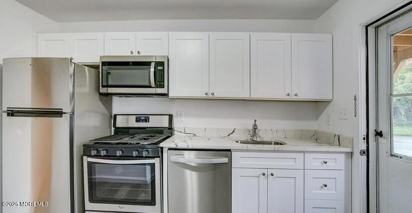 728 Greens Avenue - Photo 2
