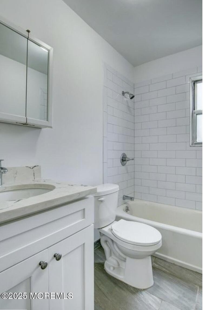 728 Greens Avenue - Photo 11