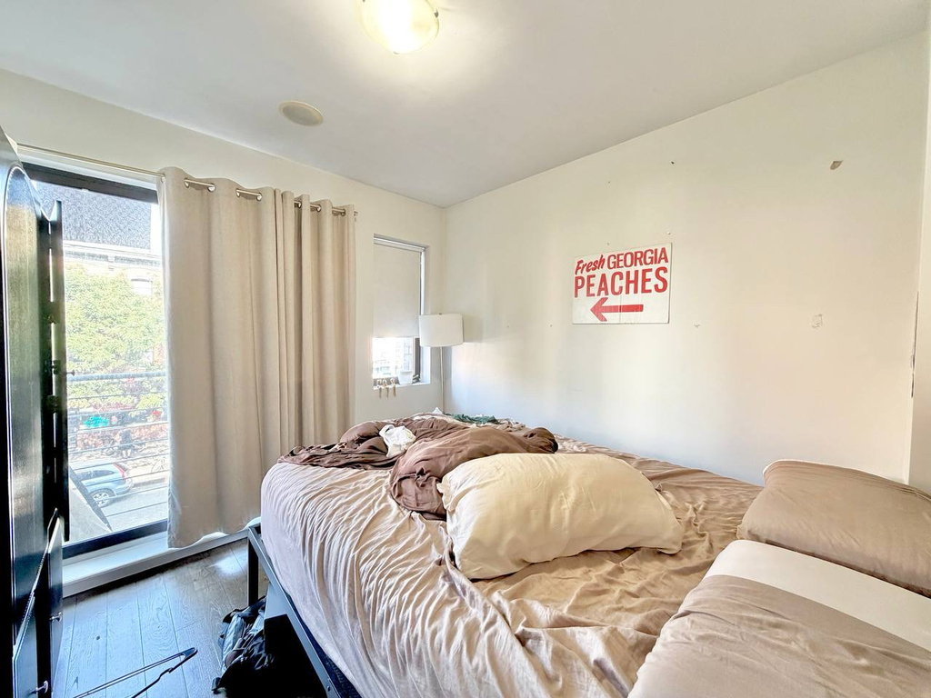 167 Graham Avenue - Photo 4