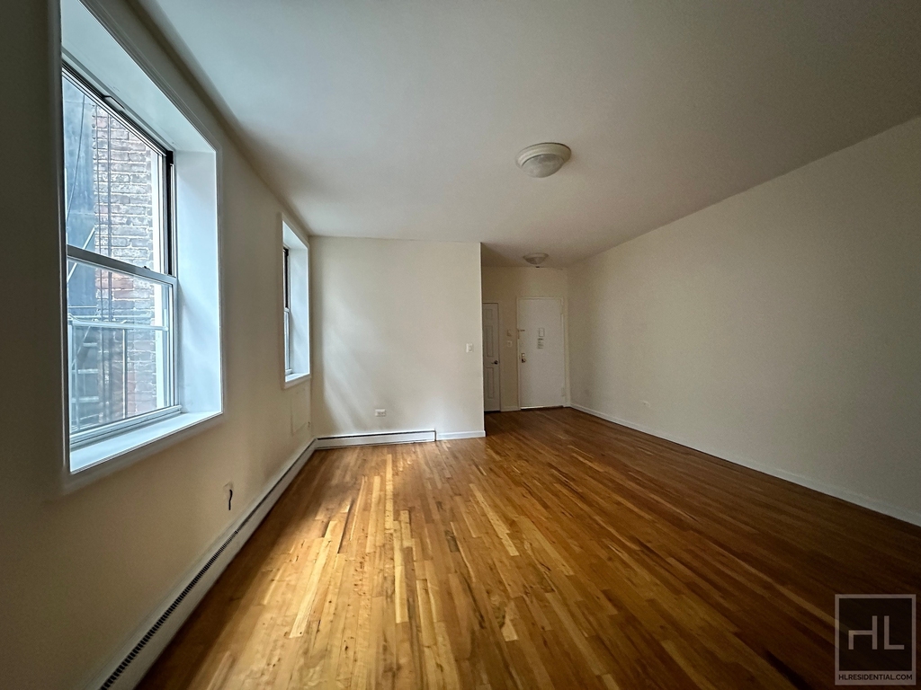West 73 Street - Photo 0
