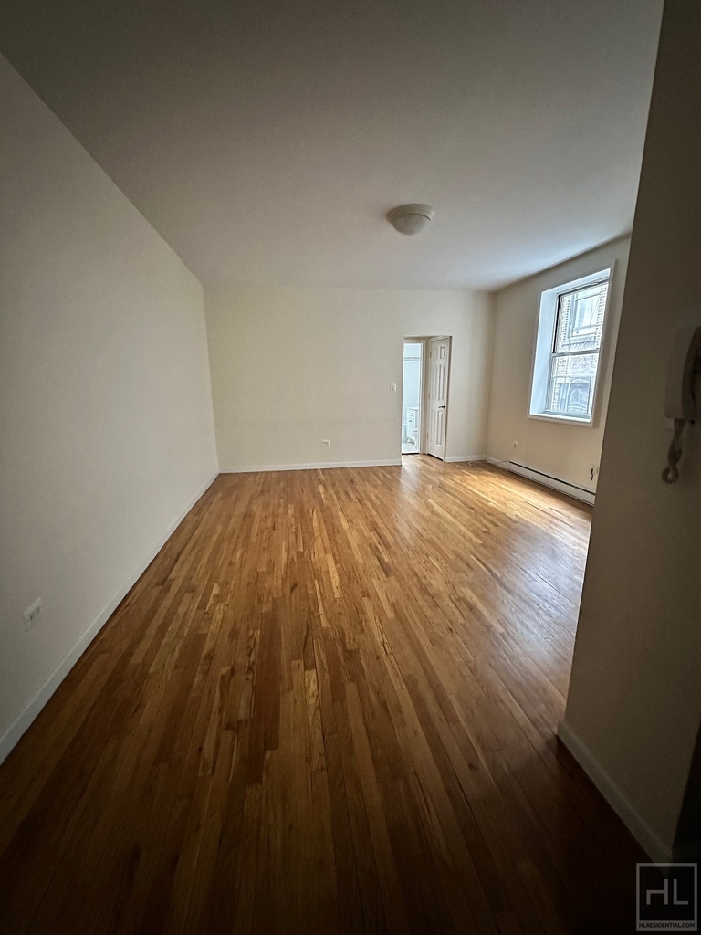 West 73 Street - Photo 1