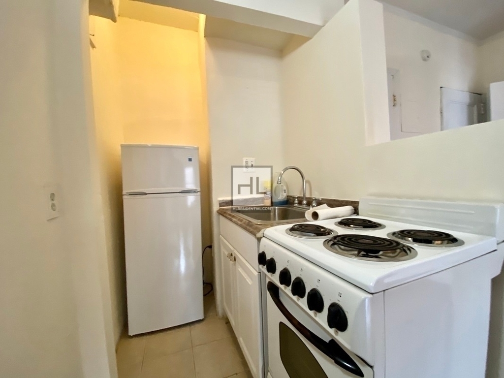 West 26th Street - Photo 2