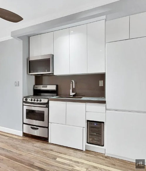 2 Avenue - Photo 1