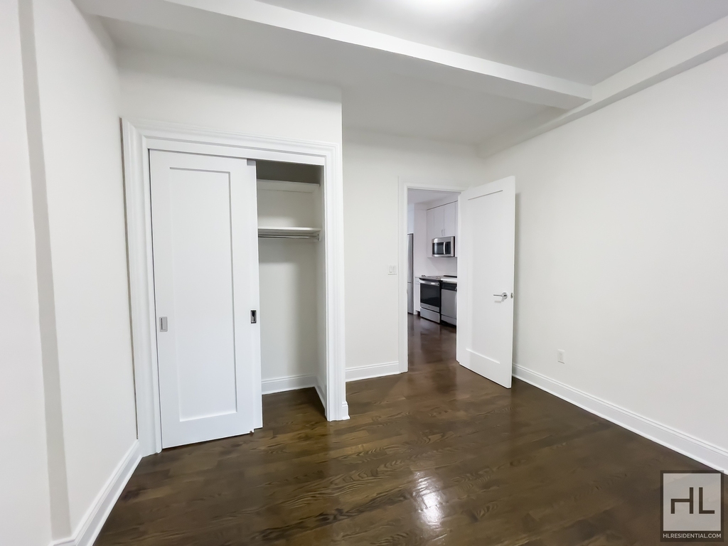 East 37 Street - Photo 3