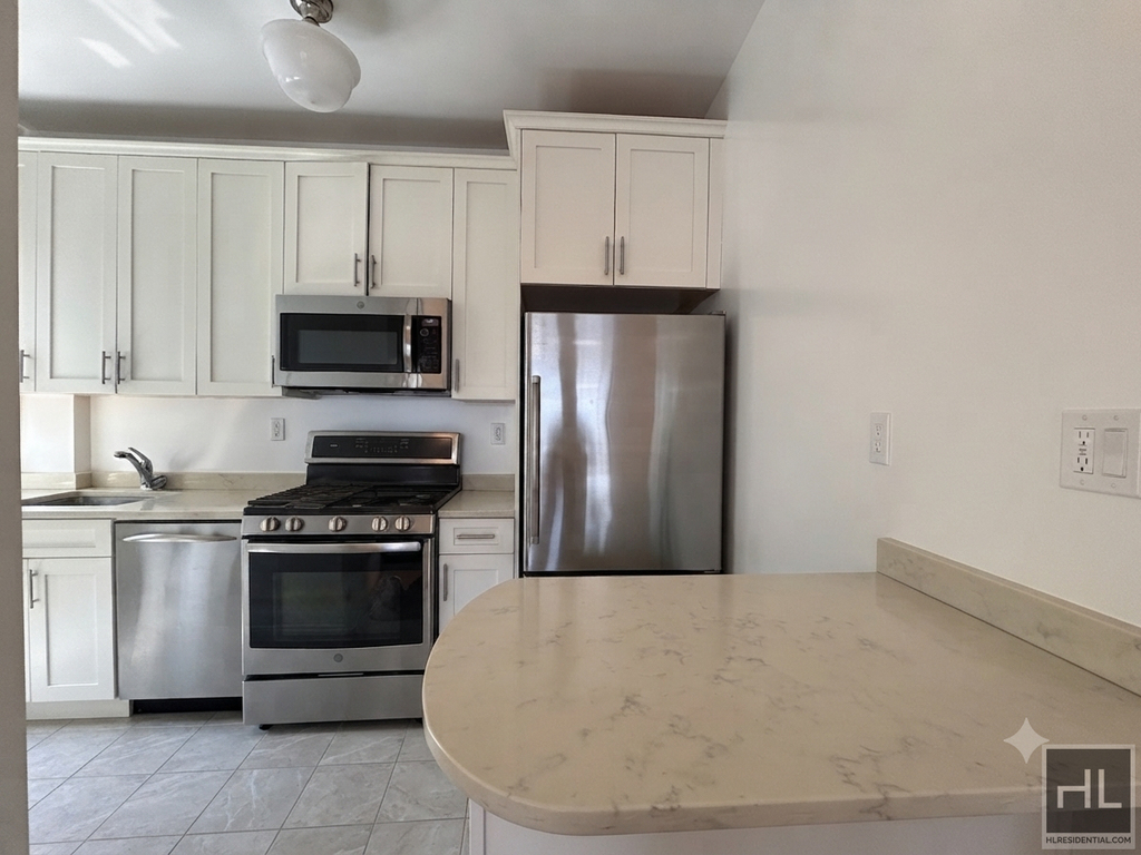 West 79 Street - Photo 3