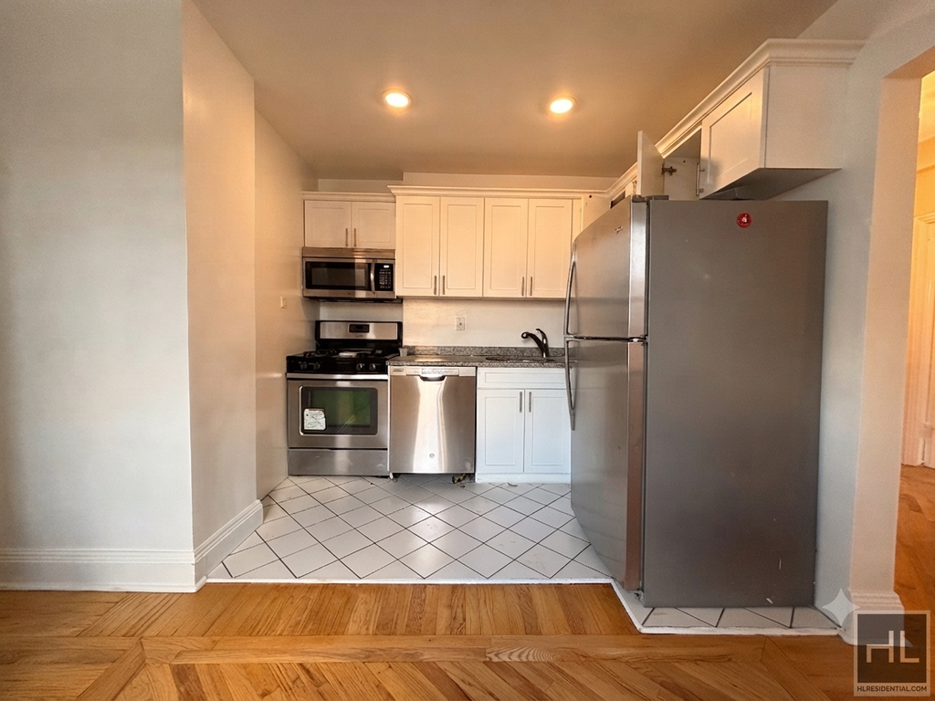 West 79 Street - Photo 3