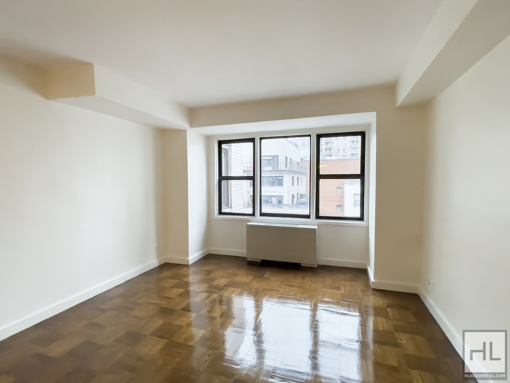 East 63 Street - Photo 0