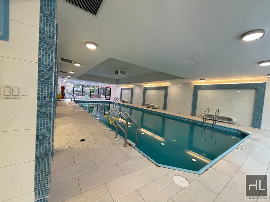 West 87th Street - Photo 5