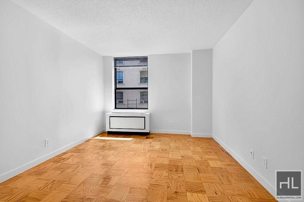 West 87th Street - Photo 1