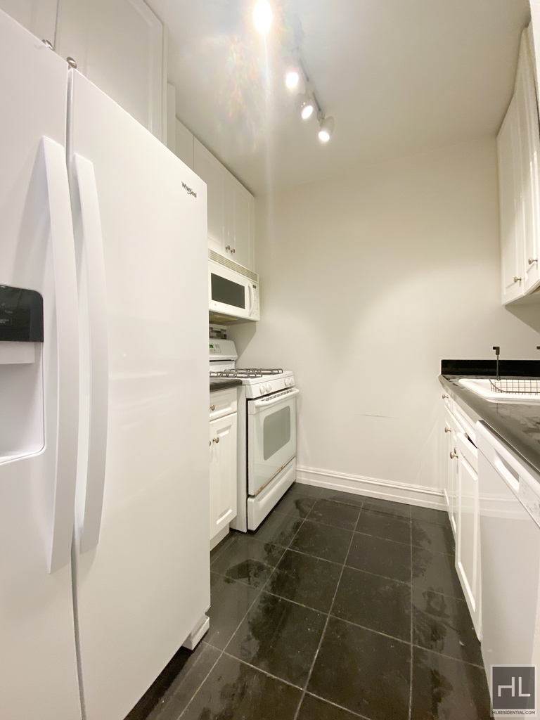 East 71st Street - Photo 2