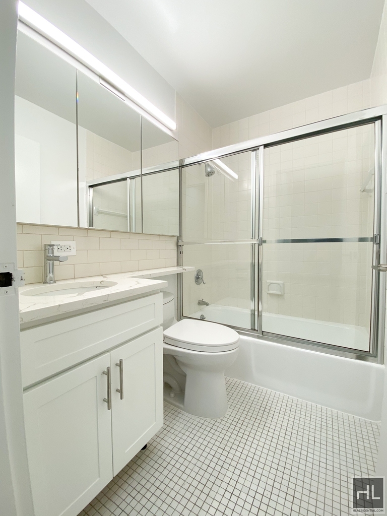 East 71st Street - Photo 3