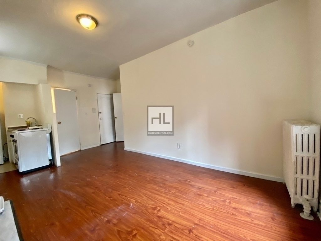 West 26th Street - Photo 2