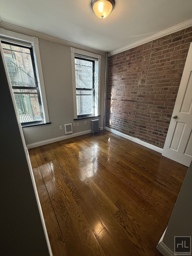 Mulberry Street - Photo 4