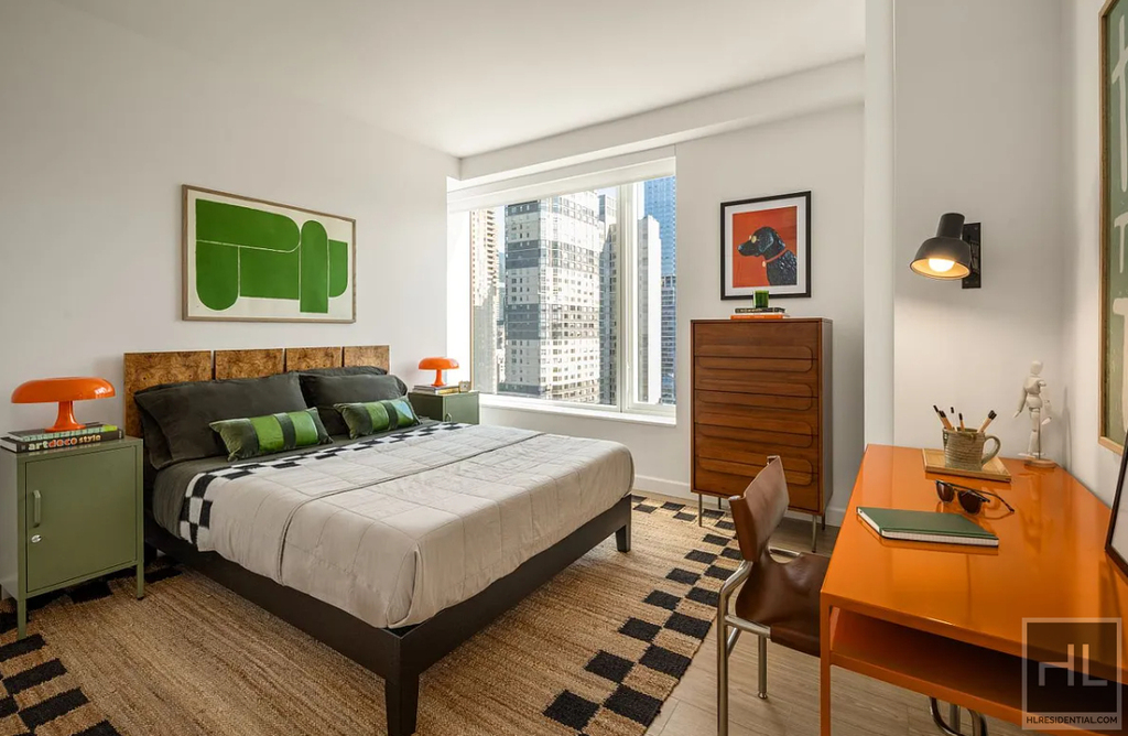 10th Avenue - Photo 1