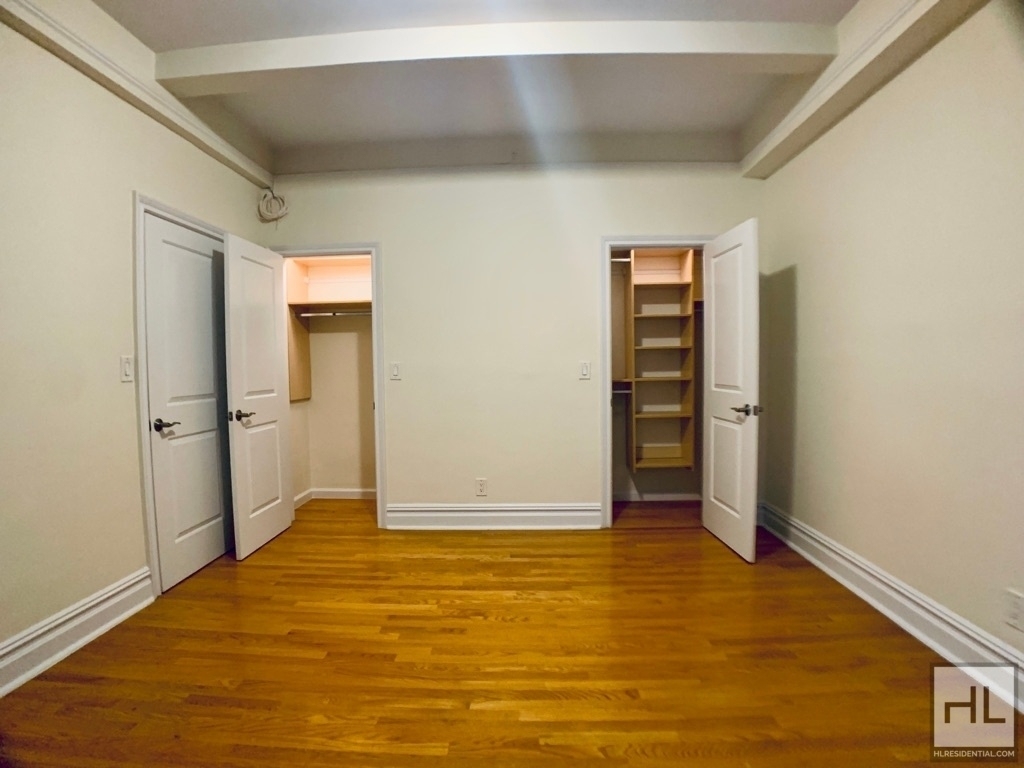 Second Avenue - Photo 3