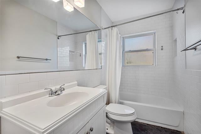 4131 Saranac Drive - Photo 11