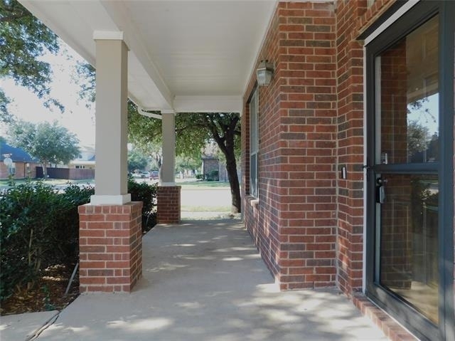 316 Hummingbird Drive - Photo 4