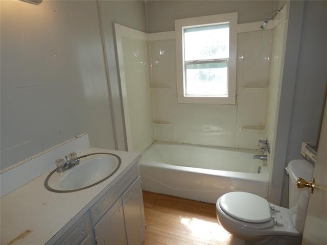 1241 Houston Street - Photo 8